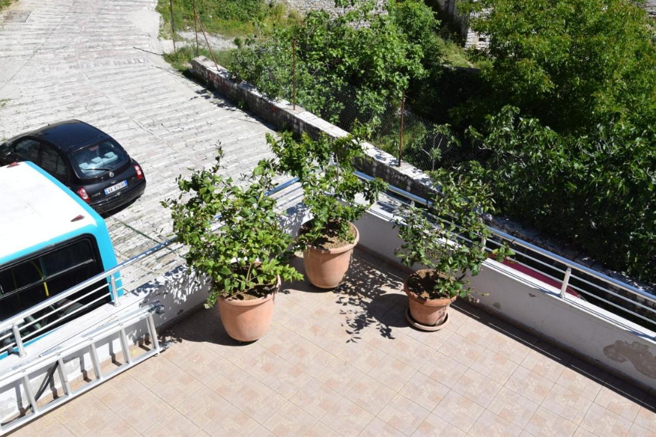 Hotel Brahimi Gjirokaster Luaran gambar
