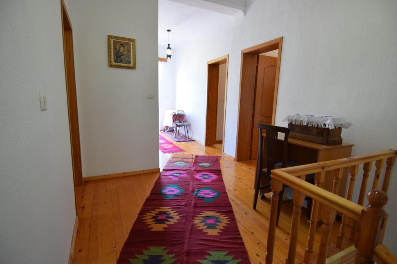 Hotel Brahimi Gjirokaster Luaran gambar