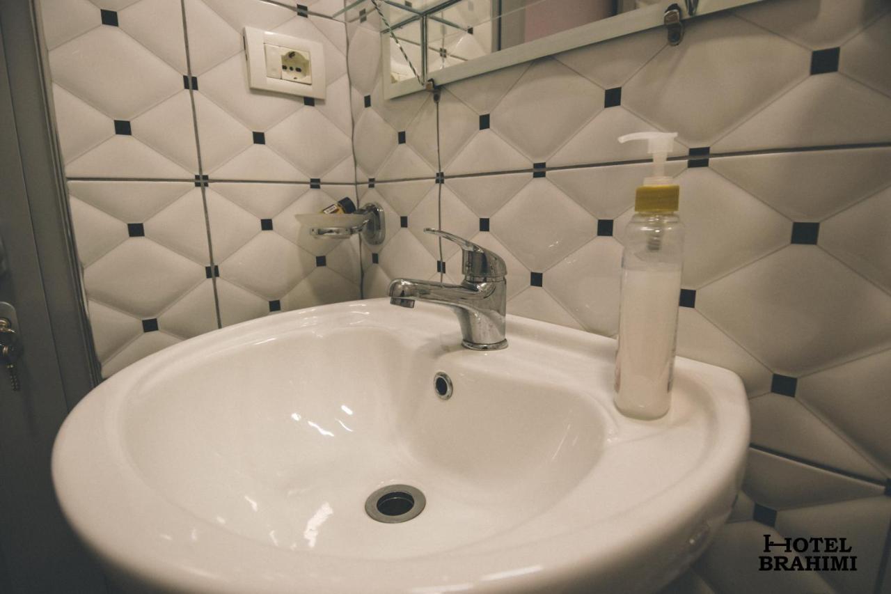 Hotel Brahimi Gjirokaster Luaran gambar